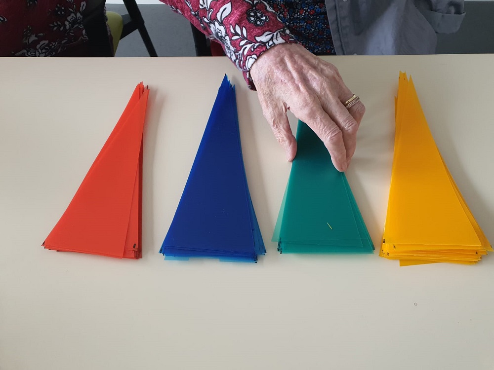 Atelier guirlandes à la Résidence du Bois