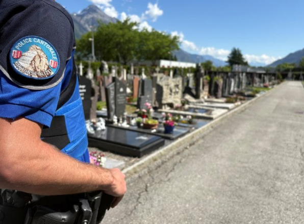 (c)Police cantonale valaisanne